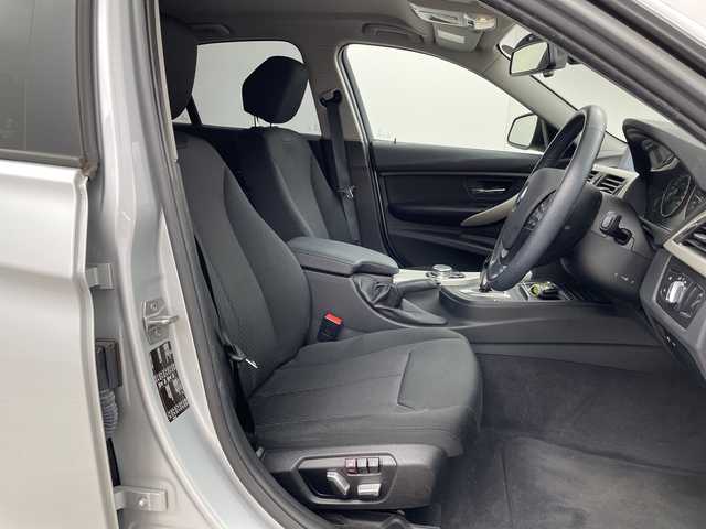 ＢＭＷ ３２０ｉ 群馬県 2016(平28)年 4.5万km グレイシャーシルバー