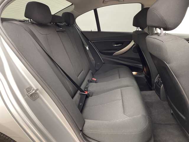 ＢＭＷ ３２０ｉ 群馬県 2016(平28)年 4.5万km グレイシャーシルバー