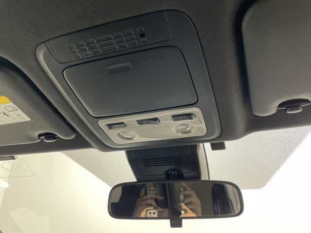 トヨタ ヴォクシー ZS 煌Ⅱ 道央・札幌 2019(平31)年 6.5万km イナズマスパーキングブラックガラスフレーク ・4WD/・寒冷地仕様/・純正ナビ&TV&CD&DVD&BT/・純正フリップダウンモニター/・バックカメラ/・両側パワースライドドア/・クルーズコントロール/・プリクラッシュセーフティ/・クリアランスソナー/・ビルトインETC/・LEDヘッドライト/・オートライト/・オートマチックハイビーム/・スマートキー