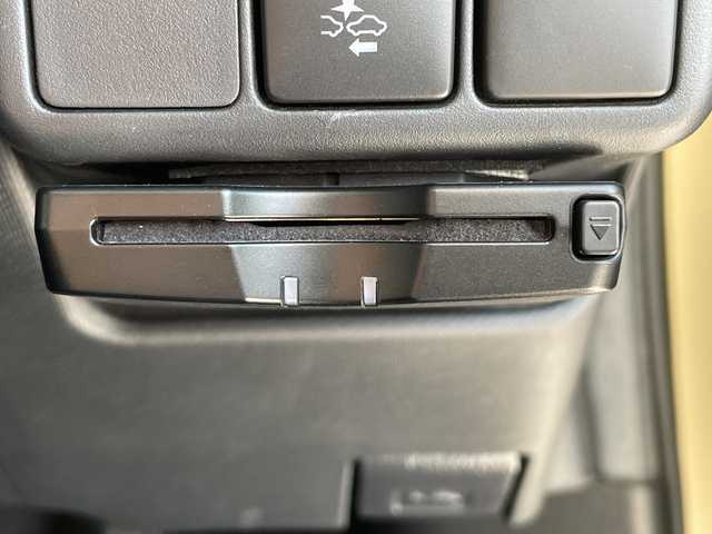 トヨタ アクア クロスオーバー 愛知県 2017(平29)年 5.7万km ベージュ 純正ナビ/バックカメラ/コーナーセンサー/純正アルミホイール/LEDヘッドライト/レーンキープアシスト/オートマチックハイビーム/ドライブレコーダー/衝突軽減システム/フルセグ/CD DVD/Bluetooth/ステアリングスイッチ/スマートキー/プッシュスタート