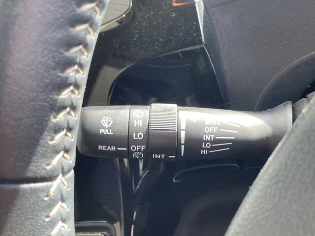 トヨタ アクア クロスオーバー 愛知県 2017(平29)年 5.7万km ベージュ 純正ナビ/バックカメラ/コーナーセンサー/純正アルミホイール/LEDヘッドライト/レーンキープアシスト/オートマチックハイビーム/ドライブレコーダー/衝突軽減システム/フルセグ/CD DVD/Bluetooth/ステアリングスイッチ/スマートキー/プッシュスタート