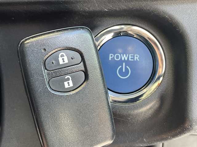 トヨタ アクア クロスオーバー 愛知県 2017(平29)年 5.7万km ベージュ 純正ナビ/バックカメラ/コーナーセンサー/純正アルミホイール/LEDヘッドライト/レーンキープアシスト/オートマチックハイビーム/ドライブレコーダー/衝突軽減システム/フルセグ/CD DVD/Bluetooth/ステアリングスイッチ/スマートキー/プッシュスタート