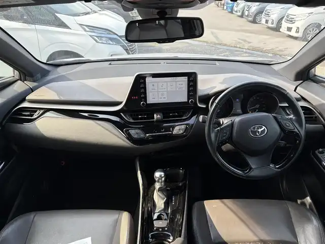 トヨタ Ｃ－ＨＲ G 徳島県 2019(令1)年 6.9万km メタルストリームM 純正ナビ/　（フルセグTV/BT）/全方位カメラ/ブラインドスポットモニター/ハーフレザーシート/シートヒーター/パワーシート/純正18インチアルミホイール/純正フロアマット/衝突被害軽減システム/横滑り防止装置/前後コーナーセンサー/ETC/カーテンエアバッグ/プッシュスタート/スマートキー