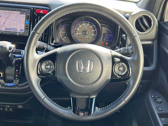 ホンダ Ｎ ＷＧＮ カスタム G Lパッケージ 石川県 2016(平28)年 1.1万km プレミアムホワイトパールⅡ 〇純正ナビ/〇地上デジタルTV（ワンセグ）/〇バックカメラ/〇ビルトインETC/〇HIDヘッドランプ/〇オートライト/〇フォグランプ/〇純正14インチアルミ/〇革巻きステアリング/〇オートエアコン/〇スマートキー/〇禁煙車