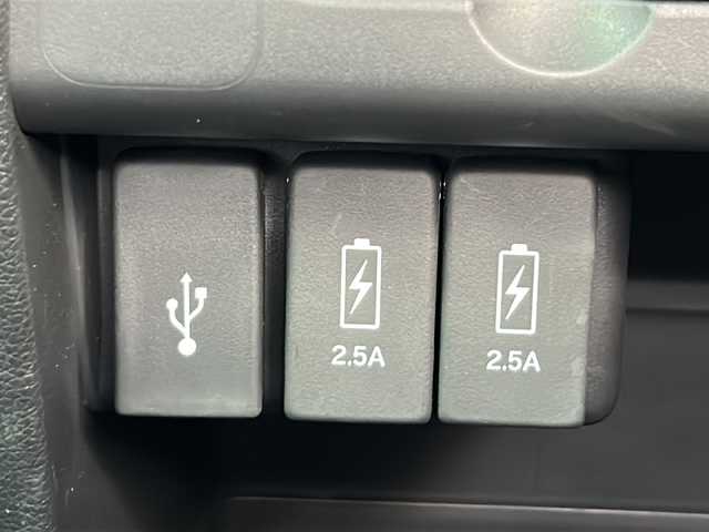 ホンダ Ｎ ＷＧＮ カスタム G Lパッケージ 石川県 2016(平28)年 1.1万km プレミアムホワイトパールⅡ 〇純正ナビ/〇地上デジタルTV（ワンセグ）/〇バックカメラ/〇ビルトインETC/〇HIDヘッドランプ/〇オートライト/〇フォグランプ/〇純正14インチアルミ/〇革巻きステアリング/〇オートエアコン/〇スマートキー/〇禁煙車