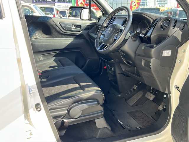 ホンダ Ｎ ＷＧＮ カスタム G Lパッケージ 石川県 2016(平28)年 1.1万km プレミアムホワイトパールⅡ 〇純正ナビ/〇地上デジタルTV（ワンセグ）/〇バックカメラ/〇ビルトインETC/〇HIDヘッドランプ/〇オートライト/〇フォグランプ/〇純正14インチアルミ/〇革巻きステアリング/〇オートエアコン/〇スマートキー/〇禁煙車