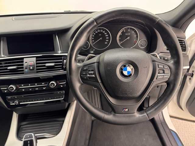 ＢＭＷ Ｘ４ xDrive 35i Mスポーツ 兵庫県 2015(平27)年 7.9万km パール 純正HDDナビ/フルセグTV CD DVD BT /バックカメラ/フロントカメラ/クルーズコントロール/衝突軽減警報/LDA/ミラー一体型ETC/レザーシート/シートヒーター/パワーシート/アイドリングストップ/HIDヘッドライト/オートライト/純正19インチアルミホイール/スマートキー/新車時保証書/取扱い説明書/点検記録簿