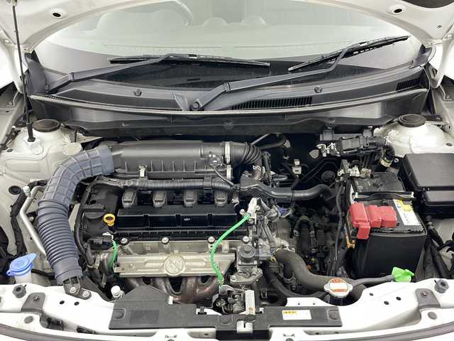 スズキ スイフト HYBRID RS 愛知県 2017(平29)年 6万km ピュアホワイトP 純正8型メモリナビ/（CD/DVD/フルセグTV/Bluetooth/USB）/全方位カメラ/横滑り防止装置/アイドリングストップ/純正16インチAW/LEDヘッドライト/オートライト/ETC/シートヒーター(D席)/パドルシフト/革巻きステアリング/ステアリングスイッチ/純正フロアマット/ドアバイザー/スマートキー＆プッシュスタート
