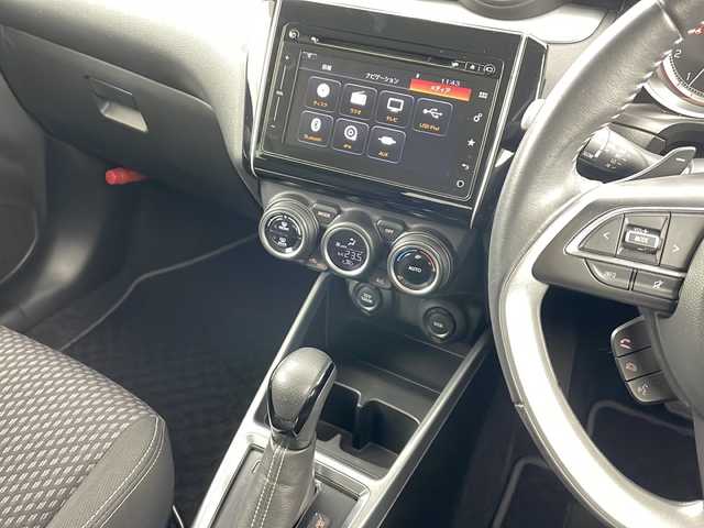 スズキ スイフト HYBRID RS 愛知県 2017(平29)年 6万km ピュアホワイトP 純正8型メモリナビ/（CD/DVD/フルセグTV/Bluetooth/USB）/全方位カメラ/横滑り防止装置/アイドリングストップ/純正16インチAW/LEDヘッドライト/オートライト/ETC/シートヒーター(D席)/パドルシフト/革巻きステアリング/ステアリングスイッチ/純正フロアマット/ドアバイザー/スマートキー＆プッシュスタート