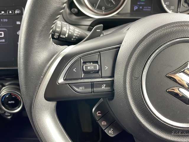スズキ スイフト HYBRID RS 愛知県 2017(平29)年 6万km ピュアホワイトP 純正8型メモリナビ/（CD/DVD/フルセグTV/Bluetooth/USB）/全方位カメラ/横滑り防止装置/アイドリングストップ/純正16インチAW/LEDヘッドライト/オートライト/ETC/シートヒーター(D席)/パドルシフト/革巻きステアリング/ステアリングスイッチ/純正フロアマット/ドアバイザー/スマートキー＆プッシュスタート