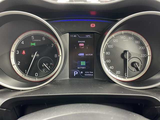 スズキ スイフト HYBRID RS 愛知県 2017(平29)年 6万km ピュアホワイトP 純正8型メモリナビ/（CD/DVD/フルセグTV/Bluetooth/USB）/全方位カメラ/横滑り防止装置/アイドリングストップ/純正16インチAW/LEDヘッドライト/オートライト/ETC/シートヒーター(D席)/パドルシフト/革巻きステアリング/ステアリングスイッチ/純正フロアマット/ドアバイザー/スマートキー＆プッシュスタート