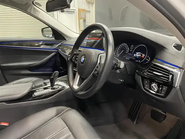 ＢＭＷ ５２３ｄ ツーリング ラグジュアリー 群馬県 2018(平30)年 6.5万km アルピンホワイトⅢ OP20インチAW/黒革シート/シートヒーター/純正AW積み込み/純正ナビ/全方位カメラ/フルセグTV/ACC/パークアシスト/コンフォートアクセス/ETC2.0/電動リヤゲート
