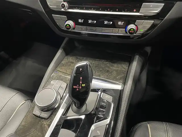 ＢＭＷ ５２３ｄ ツーリング ラグジュアリー 群馬県 2018(平30)年 6.5万km アルピンホワイトⅢ OP20インチAW/黒革シート/シートヒーター/純正AW積み込み/純正ナビ/全方位カメラ/フルセグTV/ACC/パークアシスト/コンフォートアクセス/ETC2.0/電動リヤゲート