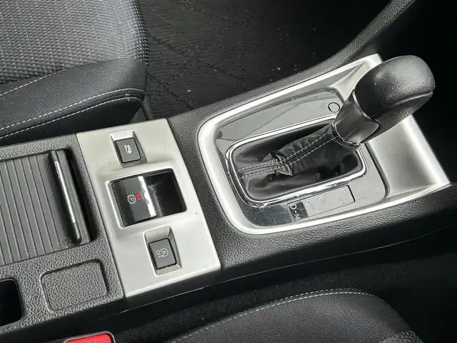 スバル レヴォーグ 1．6GT アイサイト 宮崎県 2014(平26)年 12.8万km クリスタルホワイトP /ナビ(CN-RS02D)//TV/CD/DVD/Bluetooth//バックカメラ//ETC//クルーズコントロール//前席パワーシート//社外フロアマット//純正アルミホイール//ドアバイザー//プッシュスタート//電格ウィンカーミラー//パドルシフト//オートライト