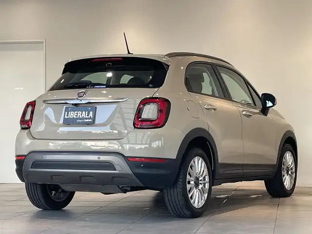 フィアット ５００Ｘ 愛知県 2022(令4)年 2.1万km ベージュ 純正ディスプレイオーディオ　/Ｂｌｕｅｔｏｏｔｈ　/バックカメラ　/クルーズコントロール　/セーフティドライブアシスト　/レーンキープアシスト　/パーキングセンサー　/シートヒーター　/ＥＴＣ/プッシュスタート/ウィンカーミラー/アイドリングストップ