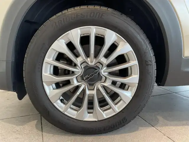 フィアット ５００Ｘ 愛知県 2022(令4)年 2.1万km ベージュ 純正ディスプレイオーディオ　/Ｂｌｕｅｔｏｏｔｈ　/バックカメラ　/クルーズコントロール　/セーフティドライブアシスト　/レーンキープアシスト　/パーキングセンサー　/シートヒーター　/ＥＴＣ/プッシュスタート/ウィンカーミラー/アイドリングストップ