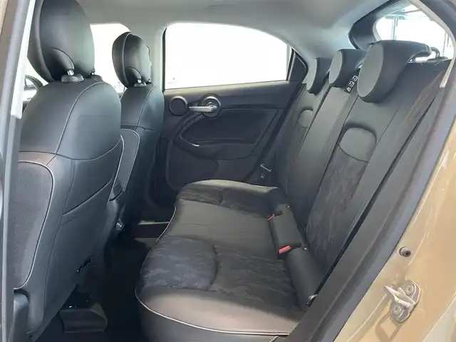 フィアット ５００Ｘ 愛知県 2022(令4)年 2.1万km ベージュ 純正ディスプレイオーディオ　/Ｂｌｕｅｔｏｏｔｈ　/バックカメラ　/クルーズコントロール　/セーフティドライブアシスト　/レーンキープアシスト　/パーキングセンサー　/シートヒーター　/ＥＴＣ/プッシュスタート/ウィンカーミラー/アイドリングストップ