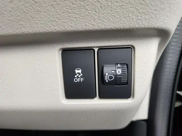 ホンダ Ｎ ＢＯＸ 愛知県 2024(令6)年 0.4万km クリスタルブラックパール ホンダセンシング/・衝突軽減ブレーキ/・先行車発進お知らせ機能/・歩行者事故低減ステアリング/・路外逸脱抑制機能/・標識認識機能/・渋滞追従機能付アダプティブクルーズコントロール/・線維持支援システム/・誤発進抑制機能/・後方誤発進抑制機能/・近距離衝突軽減ブレーキ/・急アクセル抑制機能/・パーキングセンサーシステム/・オートハイビーム/ホンダコネクト9インチナビ/（Bluetooth/フルセグTV/CD/DVD/USB/アップルカープレイ/アンドロイドオート）/バックカメラ/両側パワースライドドア/シートヒーター/ドライブレコーダー/純正フロアマット/ロールサンシェード/オートライト/スマートキー/電子パーキング/オートホールド/後席テーブル