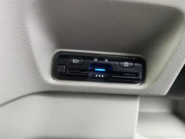 ホンダ Ｎ ＢＯＸ 愛知県 2024(令6)年 0.4万km クリスタルブラックパール ホンダセンシング/・衝突軽減ブレーキ/・先行車発進お知らせ機能/・歩行者事故低減ステアリング/・路外逸脱抑制機能/・標識認識機能/・渋滞追従機能付アダプティブクルーズコントロール/・線維持支援システム/・誤発進抑制機能/・後方誤発進抑制機能/・近距離衝突軽減ブレーキ/・急アクセル抑制機能/・パーキングセンサーシステム/・オートハイビーム/ホンダコネクト9インチナビ/（Bluetooth/フルセグTV/CD/DVD/USB/アップルカープレイ/アンドロイドオート）/バックカメラ/両側パワースライドドア/シートヒーター/ドライブレコーダー/純正フロアマット/ロールサンシェード/オートライト/スマートキー/電子パーキング/オートホールド/後席テーブル
