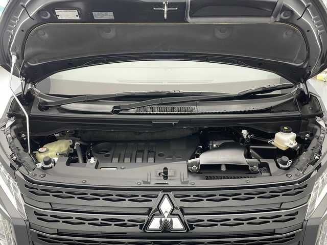 三菱 デリカＤ：５ シャモニー 長野県 2025(令7)年 0.1千km グラファイトグレーメタリック/ブラックマイカ 4WD/ターボ/衝突軽減ブレーキ/レーンキープアシスト/レーダークルーズコントロール/ブラインドスポットモニター/バックカメラ/両側電動スライドドア/運転席パワーシート/ハーフレザーシート/前席シートヒーター/ステアリングヒーター/デジタルインナーミラー/電動パーキングブレーキ/ブレーキホールド/パドルシフト/スマートキー/スペアキー/取扱説明書/保証書