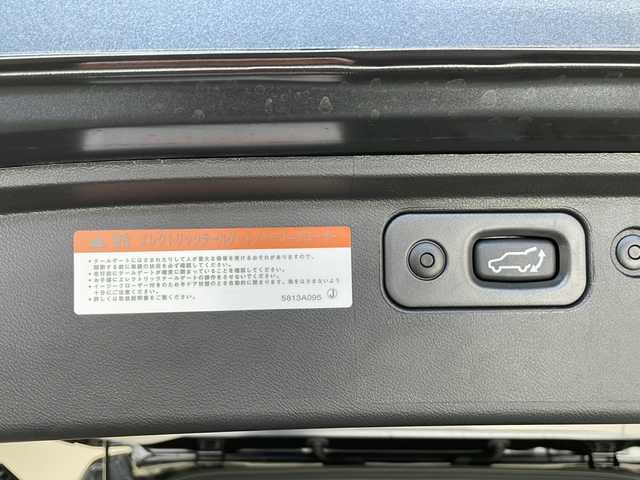 三菱 デリカＤ：５ シャモニー 長野県 2025(令7)年 0.1千km グラファイトグレーメタリック/ブラックマイカ 4WD/ターボ/衝突軽減ブレーキ/レーンキープアシスト/レーダークルーズコントロール/ブラインドスポットモニター/バックカメラ/両側電動スライドドア/運転席パワーシート/ハーフレザーシート/前席シートヒーター/ステアリングヒーター/デジタルインナーミラー/電動パーキングブレーキ/ブレーキホールド/パドルシフト/スマートキー/スペアキー/取扱説明書/保証書