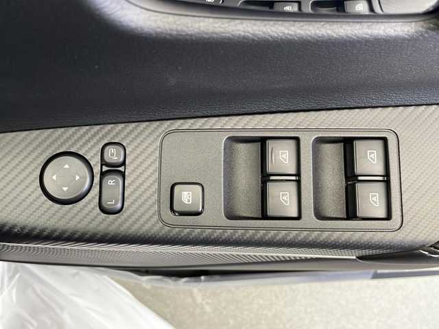 三菱 デリカＤ：５ シャモニー 長野県 2025(令7)年 0.1千km グラファイトグレーメタリック/ブラックマイカ 4WD/ターボ/衝突軽減ブレーキ/レーンキープアシスト/レーダークルーズコントロール/ブラインドスポットモニター/バックカメラ/両側電動スライドドア/運転席パワーシート/ハーフレザーシート/前席シートヒーター/ステアリングヒーター/デジタルインナーミラー/電動パーキングブレーキ/ブレーキホールド/パドルシフト/スマートキー/スペアキー/取扱説明書/保証書