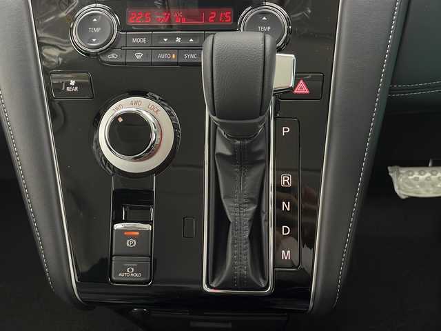 三菱 デリカＤ：５ シャモニー 長野県 2025(令7)年 0.1千km グラファイトグレーメタリック/ブラックマイカ 4WD/ターボ/衝突軽減ブレーキ/レーンキープアシスト/レーダークルーズコントロール/ブラインドスポットモニター/バックカメラ/両側電動スライドドア/運転席パワーシート/ハーフレザーシート/前席シートヒーター/ステアリングヒーター/デジタルインナーミラー/電動パーキングブレーキ/ブレーキホールド/パドルシフト/スマートキー/スペアキー/取扱説明書/保証書