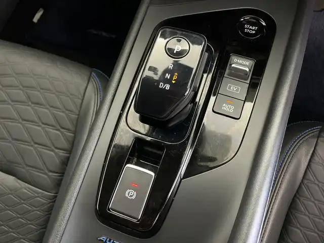 日産 ノート オーテック クロスオーバー 鹿児島県 2021(令3)年 3.4万km ピュアホワイトパール 純正ナビゲーション/フルセグ BT HDMI対応/プロパイロット/アラウンドビューモニター/デジタルインナーミラー/純正ドライブレコーダー(DH5-S)/ビルトインETC/ハーフレザーシート/ワイヤレス充電/電子パーキング/BRAKE HOLD/AUTOライト/オートマチックハイビーム/LEDヘッドライト/純正16インチアルミホイール/純正フロアマット