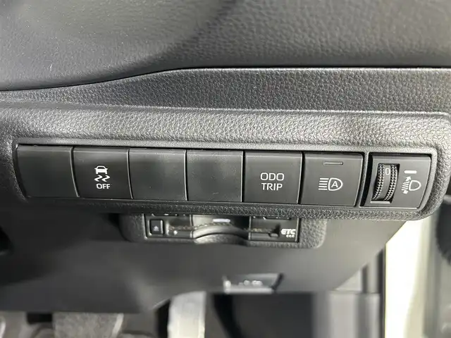 トヨタ カローラ スポーツ ハイブリッドG Z 佐賀県 2023(令5)年 2.5万km プラチナホワイトパールマイカ 純正８インチディスプレイオーディオ/フルセグTV/バックカメラ/前席シートヒーター/ビルドインＥＴＣ/電動パーキングブレーキ　/ＬＥＤヘッドライト　/純正１８インチアルミホイール　/トヨタセーフティセンス/衝突被害軽減ブレーキ/レーンキープアシスト/レーダークルーズコントロール