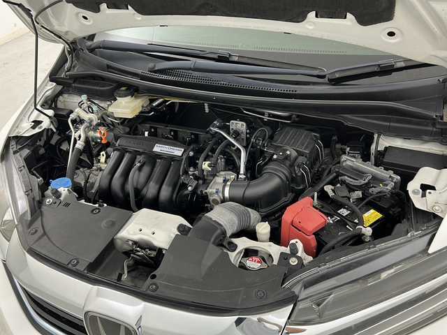 ホンダ シャトル ハイブリッド X ホンダセンシング 宮城県 2019(令1)年 3.5万km プラチナホワイトパール 禁煙車/４ＷＤ/Honda SENSING/・衝突軽減ブレーキ/・路外逸脱抑制機能/・先行車発進お知らせ機能/・アダプティブクルーズコントロール/・車線維持支援システム/純正7インチナビ/・ＣＤ.ＤＶＤ.Bluetooth.USB/・フルセグTV/バックカメラ/前席シートヒーター/ビルトインETC/ドライブレコーダー（F.R）/パドルシフト/プッシュスタート/スマートキー/LEDヘッドライト/社外15インチAW/純正ホイルキャップ付きスタッドレスタイヤ４本積み込み/純正フロアマット