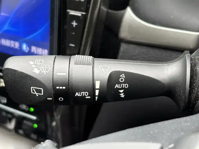 トヨタ ハリアー プレミアム メタル&レザーP 滋賀県 2019(平31)年 6.6万km ホワイトパールクリスタルシャイン ALPINE製10インチナビ/【Bluetooth/CD/DVD/フルセグTV/HDMI】/モデリスタエアロ/レザーシート/バックカメラ/レーダークルーズコントロール/レーンディパーチャーアラート/クリアランスソナー/プリクラッシュセーフティ/LEDヘッドライト/オートマチックハイビーム/D/Nパワーシート/D/Nシートヒーター/D/Nベンチレーション/ビルトインETC/前後ドライブレコーダー/パワーバックドア/電動パーキングブレーキ/オートマブレーキホールド/プッシュスタート/スマートキー/ステアリングリモコン