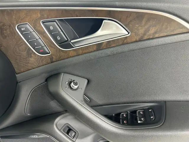 アウディ Ａ６ オールロードクワトロ 佐賀県 2014(平26)年 8.5万km 黒 純正ナビ/バックカメラ　/フルセグテレビ/クルーズコントロール　/オートハイビーム/電子パーキングブレーキ/ダウンヒルアシストコントロール/コーナーセンサー/パワーシート/シートヒーター/レザーシート/後席サンシェード/ビルトインETC/ルーフレール/パドルシフト/スペアキー/保証書/取扱説明書