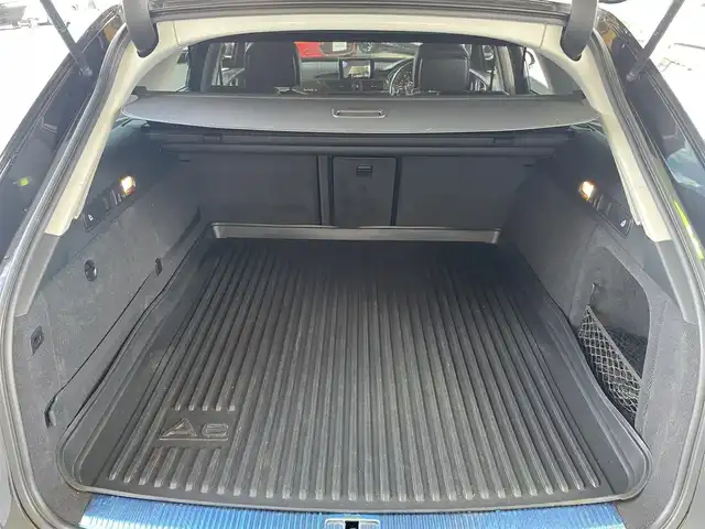 アウディ Ａ６ オールロードクワトロ 和歌山県 2014(平26)年 8.5万km 黒 純正メーカーナビ・フルセグＴＶ・ＣＤ・ＤＶＤ/　Bluetooth/バックカメラ　/クルーズコントロール　/電子パーキングブレーキ/ダウンヒルアシストコントロール/パワーバックドア/コーナーセンサー/前席パワーシート/前席シートヒーター/レザーシート/後席サンシェード/ビルトインETC/ルーフレール/パドルシフト/スペアキー/保証書/取扱説明書