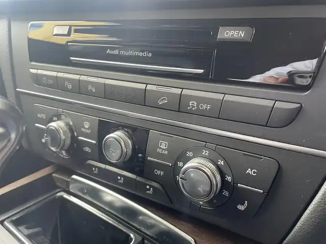 アウディ Ａ６ オールロードクワトロ 和歌山県 2014(平26)年 8.5万km 黒 純正メーカーナビ・フルセグＴＶ・ＣＤ・ＤＶＤ/　Bluetooth/バックカメラ　/クルーズコントロール　/電子パーキングブレーキ/ダウンヒルアシストコントロール/パワーバックドア/コーナーセンサー/前席パワーシート/前席シートヒーター/レザーシート/後席サンシェード/ビルトインETC/ルーフレール/パドルシフト/スペアキー/保証書/取扱説明書