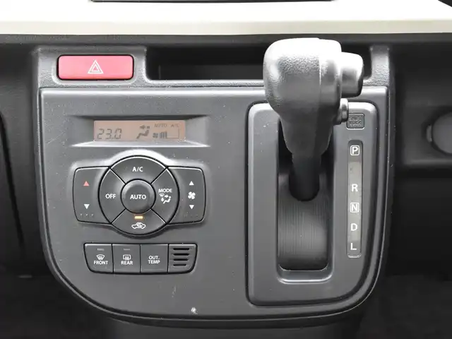 スズキ アルト X 福岡県 2014(平26)年 4.9万km パールホワイト/バックドアグレー2トーン ワンオーナー/社外メモリナビ【CN-R302Z】/フルセグTV・BT・CD・DVD・FM・AM/ETC/プッシュスタート/スマートキー×2/レーダーブレーキサポート/D席シートヒーター/ENKEI製純正15インチアルミホイール/アイドリングストップ/保証書・取説