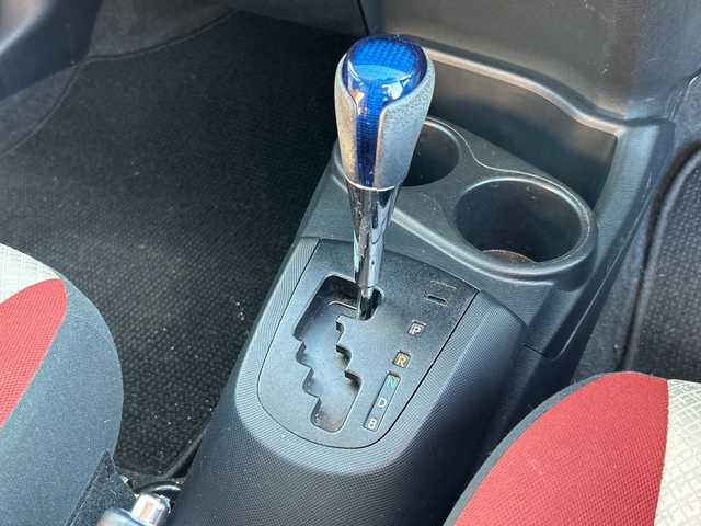 トヨタ アクア S 茨城県 2015(平27)年 6.3万km パープルメタリック 純正9インチメモリナビ【NSZT-Y64T】/(地デジTV・CD・DVD・BT・ラジオ再生)/プリクラッシュセーフティ/シートヒーター/ドライブレコーダー/バックカメラ/ETC/オートライト/社外14inアルミホイール/純正フロアマット/スマートキー/取扱説明書/保証書