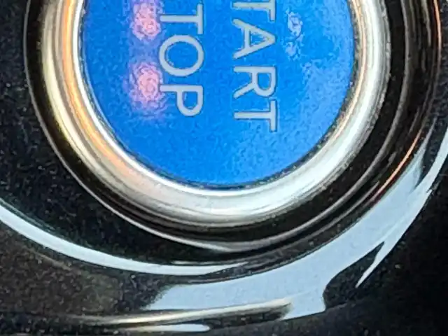 日産 キックス X 滋賀県 2021(令3)年 3.4万km ダークブルー 純正9インチナビ/(CD/DVD/Bluetooth/フルセグTV)/プロパイロット/ルーフレール/アラウンドビューモニター/レーダークルーズコントロール/クリアランスソナー/純正デジタルインナーミラー/ドライブレコーダー/シートヒーター/ステアリングヒーター/ハーフレザーシート/オートライト/LEDヘッドライト/スマートキー