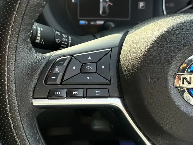 日産 キックス X 滋賀県 2021(令3)年 3.4万km ダークブルー 純正9インチナビ/(CD/DVD/Bluetooth/フルセグTV)/プロパイロット/ルーフレール/アラウンドビューモニター/レーダークルーズコントロール/クリアランスソナー/純正デジタルインナーミラー/ドライブレコーダー/シートヒーター/ステアリングヒーター/ハーフレザーシート/オートライト/LEDヘッドライト/スマートキー