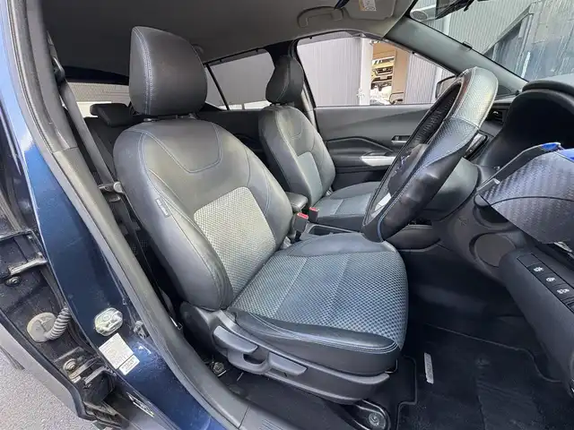 日産 キックス X 滋賀県 2021(令3)年 3.4万km ダークブルー 純正9インチナビ/(CD/DVD/Bluetooth/フルセグTV)/プロパイロット/ルーフレール/アラウンドビューモニター/レーダークルーズコントロール/クリアランスソナー/純正デジタルインナーミラー/ドライブレコーダー/シートヒーター/ステアリングヒーター/ハーフレザーシート/オートライト/LEDヘッドライト/スマートキー