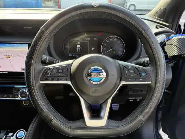 日産 キックス X 滋賀県 2021(令3)年 3.4万km ダークブルー 純正9インチナビ/(CD/DVD/Bluetooth/フルセグTV)/プロパイロット/ルーフレール/アラウンドビューモニター/レーダークルーズコントロール/クリアランスソナー/純正デジタルインナーミラー/ドライブレコーダー/シートヒーター/ステアリングヒーター/ハーフレザーシート/オートライト/LEDヘッドライト/スマートキー