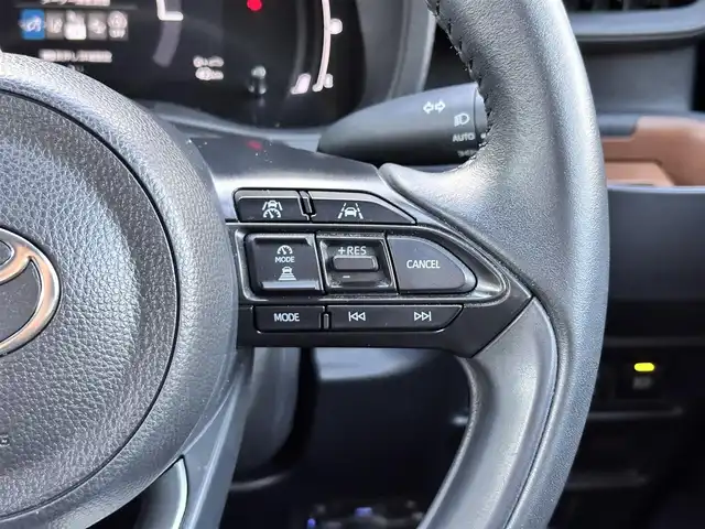 トヨタ シエンタ ハイブリッド Z 宮城県 2023(令5)年 6万km アーバンカーキ ディスプレイオーディオプラス/・10.5インチディスプレイオーディオ/・車載ナビ/・地デジTV/アクセサリーコンセント（AC100V/1500W）/＝＝＝/セーフティセンス/・プリクラッシュセーフティ/・レーントレーシングアシスト/・レーンディパーチャーアラート/・レーダークルーズコントロール（停止保持機能有）/・アダプティブハイビームシステム/・ロードサインアシスト/・ドライバー異常時対応システム/・プロアクティブドライビングアシスト/・発進遅れ告知機能/パーキングサポートブレーキ（前後方静止物/後方接近車両）/ブラインドスポットモニター/ビルトインETC/通信用USB端子（タイプA）/充電用USB端子（タイプC）/ハンズフリーパワースライドドア（両側）/サンシェード（スライドドア）/革巻きステアリング/ステアリングスイッチ/LEDヘッドランプ/オートライト/スマートキー＆プッシュスタート/電動格納ミラー/純正フロアマット/純正ドアバイザー/W/サイド/カーテンエアバッグ