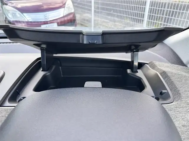 トヨタ シエンタ ハイブリッド Z 宮城県 2023(令5)年 6万km アーバンカーキ ディスプレイオーディオプラス/・10.5インチディスプレイオーディオ/・車載ナビ/・地デジTV/アクセサリーコンセント（AC100V/1500W）/＝＝＝/セーフティセンス/・プリクラッシュセーフティ/・レーントレーシングアシスト/・レーンディパーチャーアラート/・レーダークルーズコントロール（停止保持機能有）/・アダプティブハイビームシステム/・ロードサインアシスト/・ドライバー異常時対応システム/・プロアクティブドライビングアシスト/・発進遅れ告知機能/パーキングサポートブレーキ（前後方静止物/後方接近車両）/ブラインドスポットモニター/ビルトインETC/通信用USB端子（タイプA）/充電用USB端子（タイプC）/ハンズフリーパワースライドドア（両側）/サンシェード（スライドドア）/革巻きステアリング/ステアリングスイッチ/LEDヘッドランプ/オートライト/スマートキー＆プッシュスタート/電動格納ミラー/純正フロアマット/純正ドアバイザー/W/サイド/カーテンエアバッグ