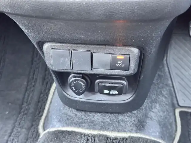 トヨタ シエンタ ハイブリッド Z 宮城県 2023(令5)年 6万km アーバンカーキ ディスプレイオーディオプラス/・10.5インチディスプレイオーディオ/・車載ナビ/・地デジTV/アクセサリーコンセント（AC100V/1500W）/＝＝＝/セーフティセンス/・プリクラッシュセーフティ/・レーントレーシングアシスト/・レーンディパーチャーアラート/・レーダークルーズコントロール（停止保持機能有）/・アダプティブハイビームシステム/・ロードサインアシスト/・ドライバー異常時対応システム/・プロアクティブドライビングアシスト/・発進遅れ告知機能/パーキングサポートブレーキ（前後方静止物/後方接近車両）/ブラインドスポットモニター/ビルトインETC/通信用USB端子（タイプA）/充電用USB端子（タイプC）/ハンズフリーパワースライドドア（両側）/サンシェード（スライドドア）/革巻きステアリング/ステアリングスイッチ/LEDヘッドランプ/オートライト/スマートキー＆プッシュスタート/電動格納ミラー/純正フロアマット/純正ドアバイザー/W/サイド/カーテンエアバッグ