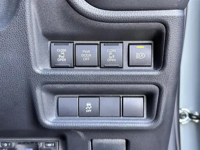 トヨタ シエンタ ハイブリッド Z 宮城県 2023(令5)年 6万km アーバンカーキ ディスプレイオーディオプラス/・10.5インチディスプレイオーディオ/・車載ナビ/・地デジTV/アクセサリーコンセント（AC100V/1500W）/＝＝＝/セーフティセンス/・プリクラッシュセーフティ/・レーントレーシングアシスト/・レーンディパーチャーアラート/・レーダークルーズコントロール（停止保持機能有）/・アダプティブハイビームシステム/・ロードサインアシスト/・ドライバー異常時対応システム/・プロアクティブドライビングアシスト/・発進遅れ告知機能/パーキングサポートブレーキ（前後方静止物/後方接近車両）/ブラインドスポットモニター/ビルトインETC/通信用USB端子（タイプA）/充電用USB端子（タイプC）/ハンズフリーパワースライドドア（両側）/サンシェード（スライドドア）/革巻きステアリング/ステアリングスイッチ/LEDヘッドランプ/オートライト/スマートキー＆プッシュスタート/電動格納ミラー/純正フロアマット/純正ドアバイザー/W/サイド/カーテンエアバッグ