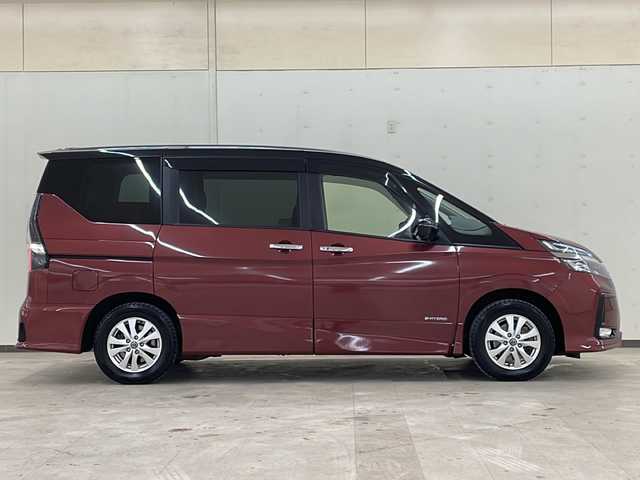 日産 セレナ ハイウェイスター V 道央・札幌 2022(令4)年 4.7万km マルーンレッド 2トーン /4WD//プロパイロット//純正ナビ/(CD/DVD/Bluetooth/SD/フルセグTV/ラジオ)//アラウンドビューモニター//レーダークルーズコントロール//両側パワースライド//インテリジェントルームミラー//スマートキー//ステアリングスイッチ//アイドリングストップ//プッシュスタートボタン//ドアバイザー//アイドリングストップ//ステアリングAVコントロール//社外前後ドライブレコーダー//オートエアコン//オートライト//フォグライト//黒レザーシートカバー//電動格納ミラー//LEONIS15インチAWサマータイヤ積込