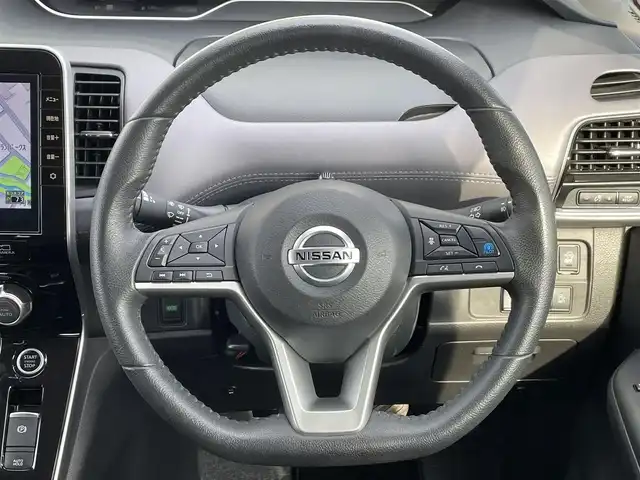 日産 セレナ ハイウェイスター V 道央・札幌 2022(令4)年 4.7万km マルーンレッド 2トーン /4WD//プロパイロット//純正ナビ/(CD/DVD/Bluetooth/SD/フルセグTV/ラジオ)//アラウンドビューモニター//レーダークルーズコントロール//両側パワースライド//インテリジェントルームミラー//スマートキー//ステアリングスイッチ//アイドリングストップ//プッシュスタートボタン//ドアバイザー//アイドリングストップ//ステアリングAVコントロール//社外前後ドライブレコーダー//オートエアコン//オートライト//フォグライト//黒レザーシートカバー//電動格納ミラー//LEONIS15インチAWサマータイヤ積込