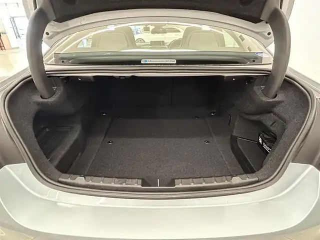 ＢＭＷ Ｍ４ クーペ 岡山県 2016(平28)年 4.4万km シルバーストーンⅡ 純正HDDナビ/リアカメラ/フルセグ/Bluetooth/HUD/衝突警告/インテリジェントセーフティー/車線逸脱警告/Mドライブセレクト/社外19インチAW/カーボンインテリアトリム/カーボンステアリング/黒本革シート/ミラー一体型ETC/パドルシフト/コンフォートアクセス/LEDヘッドライト/オートライト/ドラレコ（F）