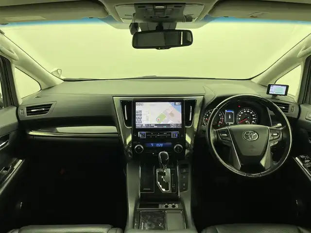 トヨタ ヴェルファイア Z Gエディション 岡山県 2018(平30)年 7.7万km ホワイトパールクリスタルシャイン アルパインＢＩＧＸ１１インチナビ/（HDMI接続/Bluetooth/フルセグTV）/アルパイン１２．８インチフリップダウンモニター/サンルーフ/本革/モデリスタフルエアロ/衝突軽減ブレーキ/レーダークルーズコントロール/ビルトインＥＴＣ/三眼ＬＥＤヘッドライト/オートハイビーム/シートヒーター/エアシート/ステアリングヒーター/コーナーセンサー/プッシュスタート/スマートキー/パワーシート/純正フロアマット/純正18インチアルミホイール＋サマータイヤ：装着/両側電動スライドドア/踏み間違い防止