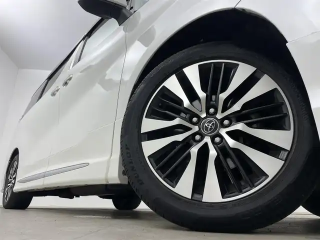 トヨタ ヴェルファイア Z Gエディション 岡山県 2018(平30)年 7.7万km ホワイトパールクリスタルシャイン アルパインＢＩＧＸ１１インチナビ/（HDMI接続/Bluetooth/フルセグTV）/アルパイン１２．８インチフリップダウンモニター/サンルーフ/本革/モデリスタフルエアロ/衝突軽減ブレーキ/レーダークルーズコントロール/ビルトインＥＴＣ/三眼ＬＥＤヘッドライト/オートハイビーム/シートヒーター/エアシート/ステアリングヒーター/コーナーセンサー/プッシュスタート/スマートキー/パワーシート/純正フロアマット/純正18インチアルミホイール＋サマータイヤ：装着/両側電動スライドドア/踏み間違い防止