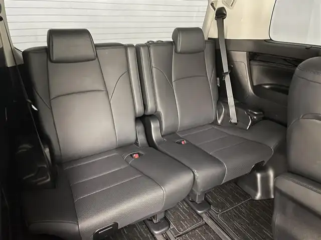 トヨタ ヴェルファイア Z Gエディション 岡山県 2018(平30)年 7.7万km ホワイトパールクリスタルシャイン アルパインＢＩＧＸ１１インチナビ/（HDMI接続/Bluetooth/フルセグTV）/アルパイン１２．８インチフリップダウンモニター/サンルーフ/本革/モデリスタフルエアロ/衝突軽減ブレーキ/レーダークルーズコントロール/ビルトインＥＴＣ/三眼ＬＥＤヘッドライト/オートハイビーム/シートヒーター/エアシート/ステアリングヒーター/コーナーセンサー/プッシュスタート/スマートキー/パワーシート/純正フロアマット/純正18インチアルミホイール＋サマータイヤ：装着/両側電動スライドドア/踏み間違い防止
